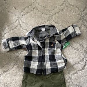 Baby gap boys army green cargo pants black cream grey plaid top 3-6m nwt